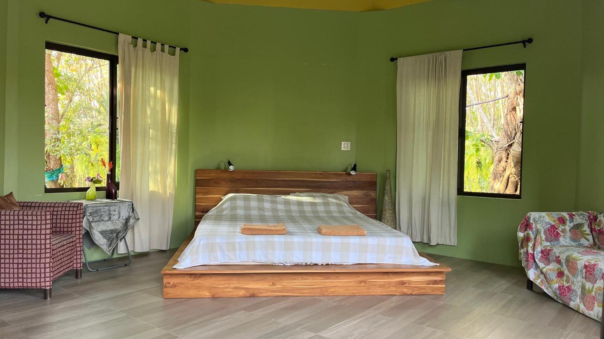 Navari Homestay Rayong Exterior photo